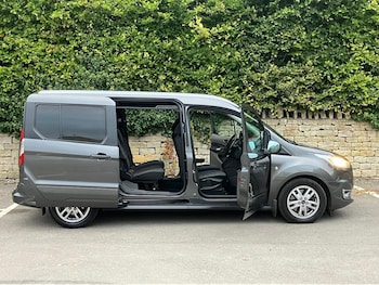 Used Ford Grand Tourneo Connect 2019 for sale - 76082414: Photo