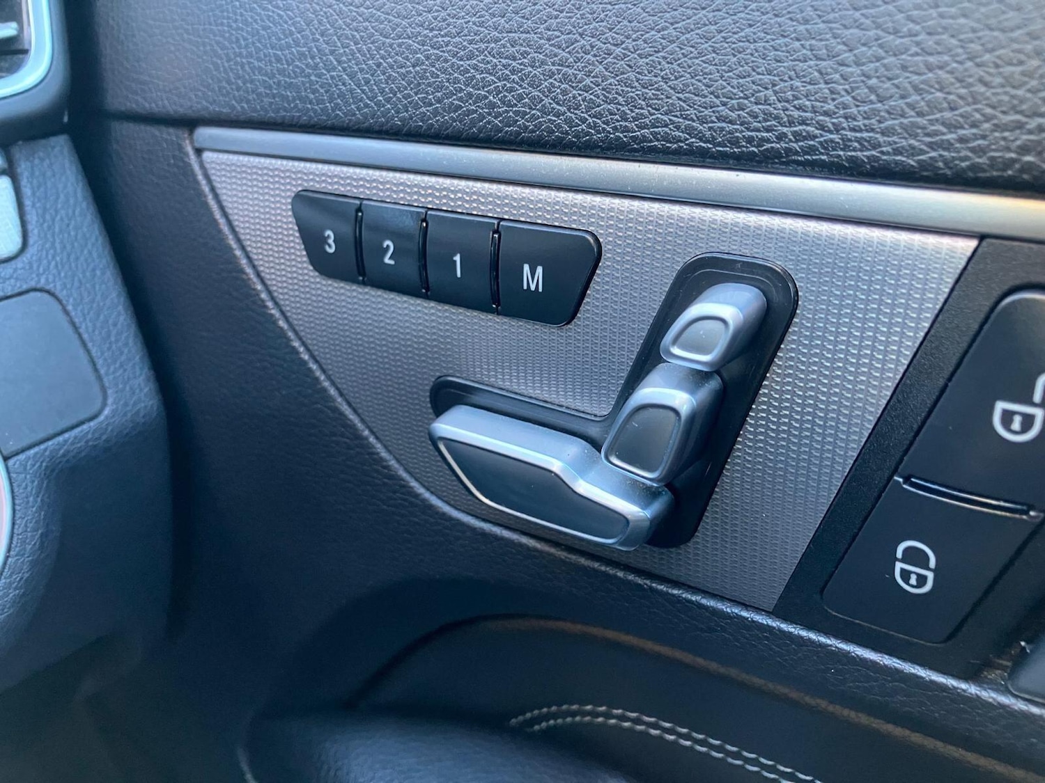 Used Mercedes-Benz E Class 2013 for sale - 77060135: Photo 16