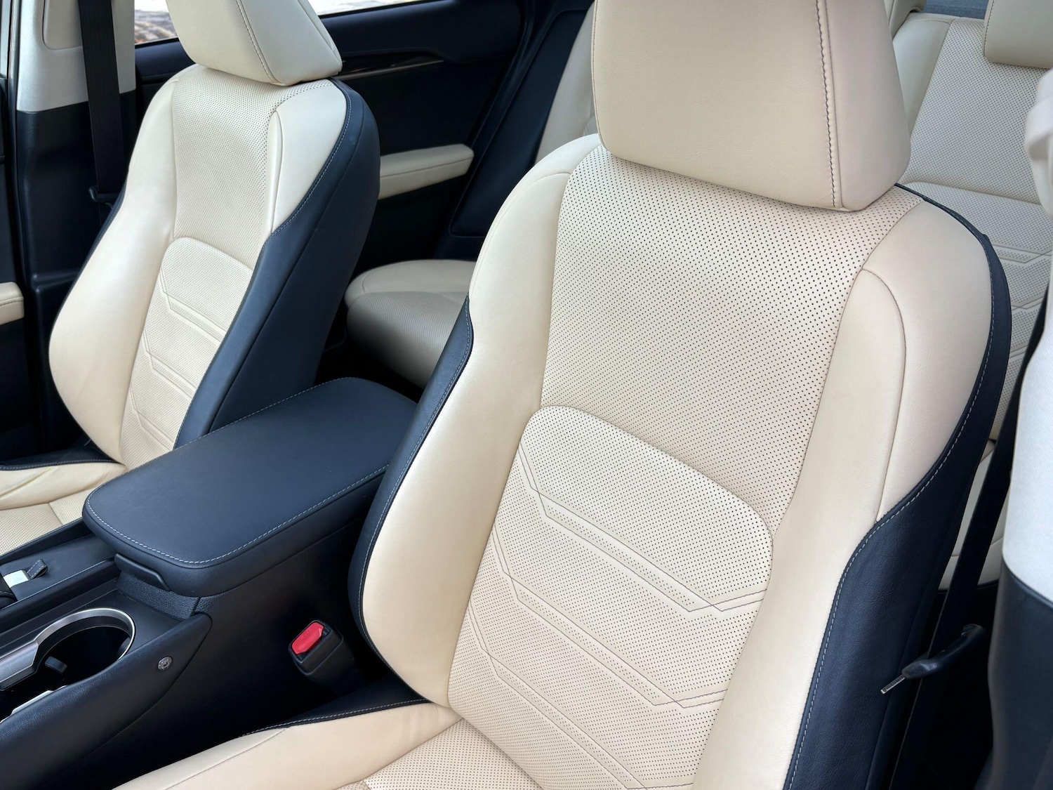 Used Lexus NX 2015 for sale - 76382786: Photo 28