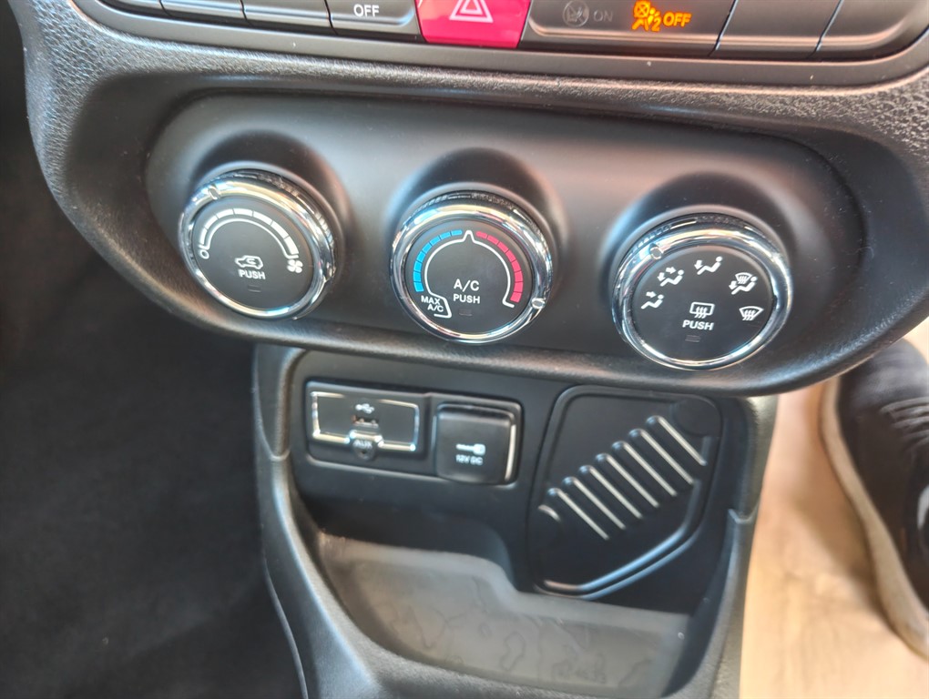 Used Jeep Renegade 2016 for sale - 77225423: Photo 10