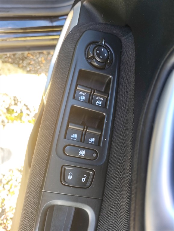 Used Jeep Renegade 2016 for sale - 77225423: Photo 8