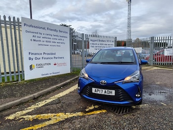 Used Toyota Yaris 2017 for sale - 76894971: Photo