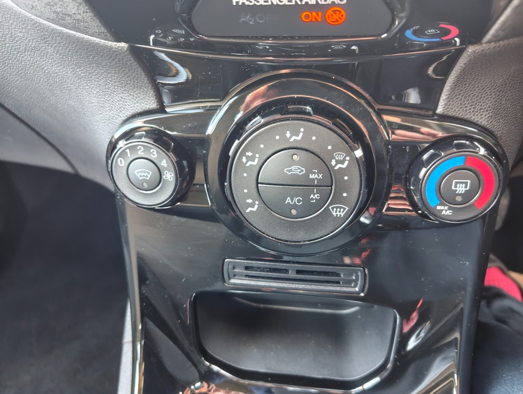 Used Ford Fiesta 2015 for sale - 77261957: Photo 15