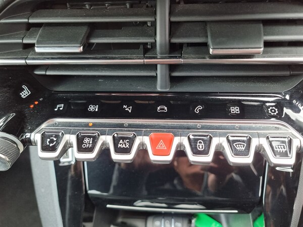 Used Peugeot 2008 2022 for sale - 75571130: Photo 13