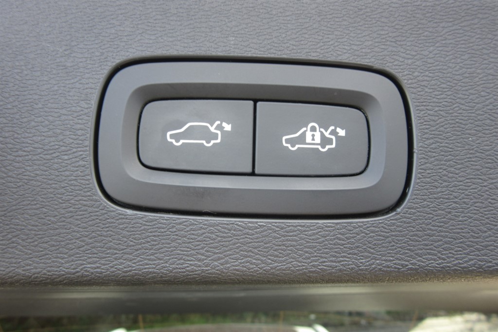 Used Volvo V60 2018 for sale - 77504668: Photo 12