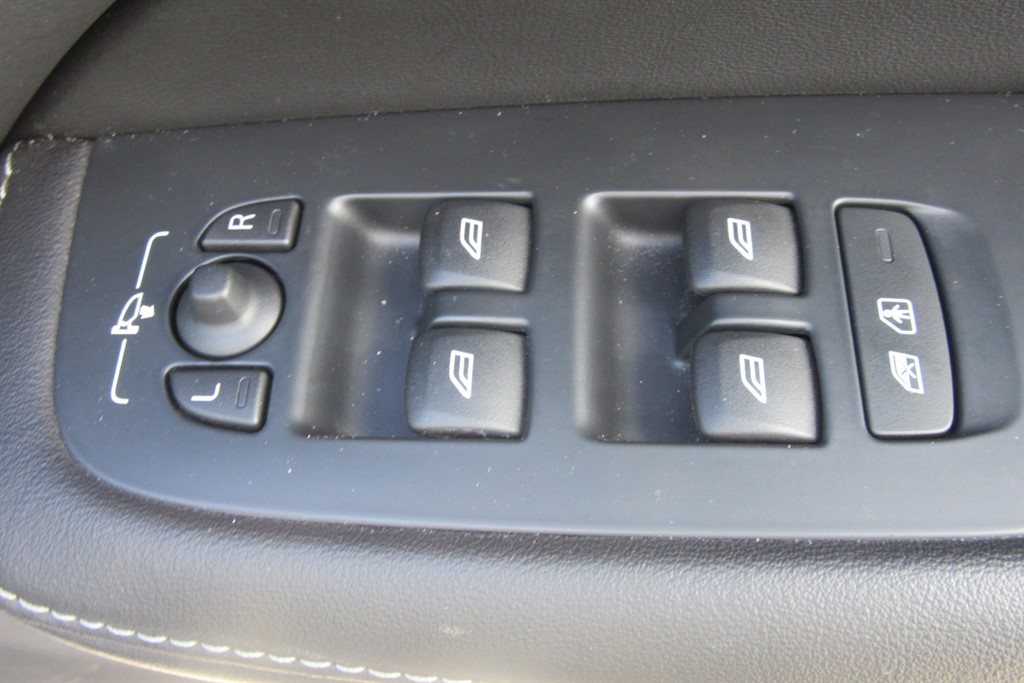 Used Volvo V60 2018 for sale - 77504668: Photo 19