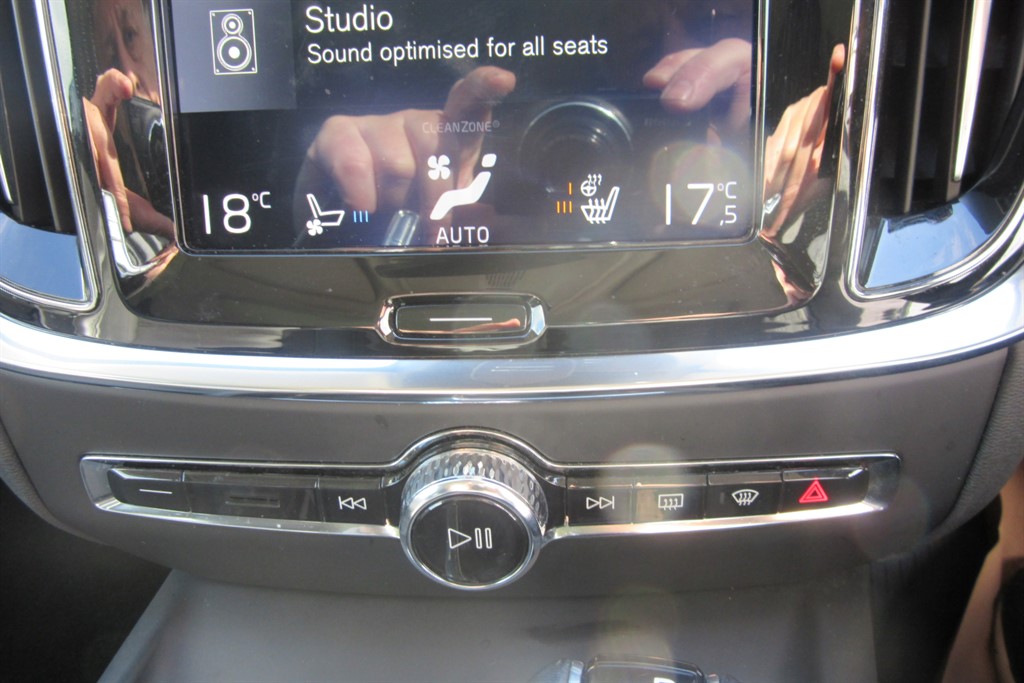 Used Volvo V60 2018 for sale - 77504668: Photo 26