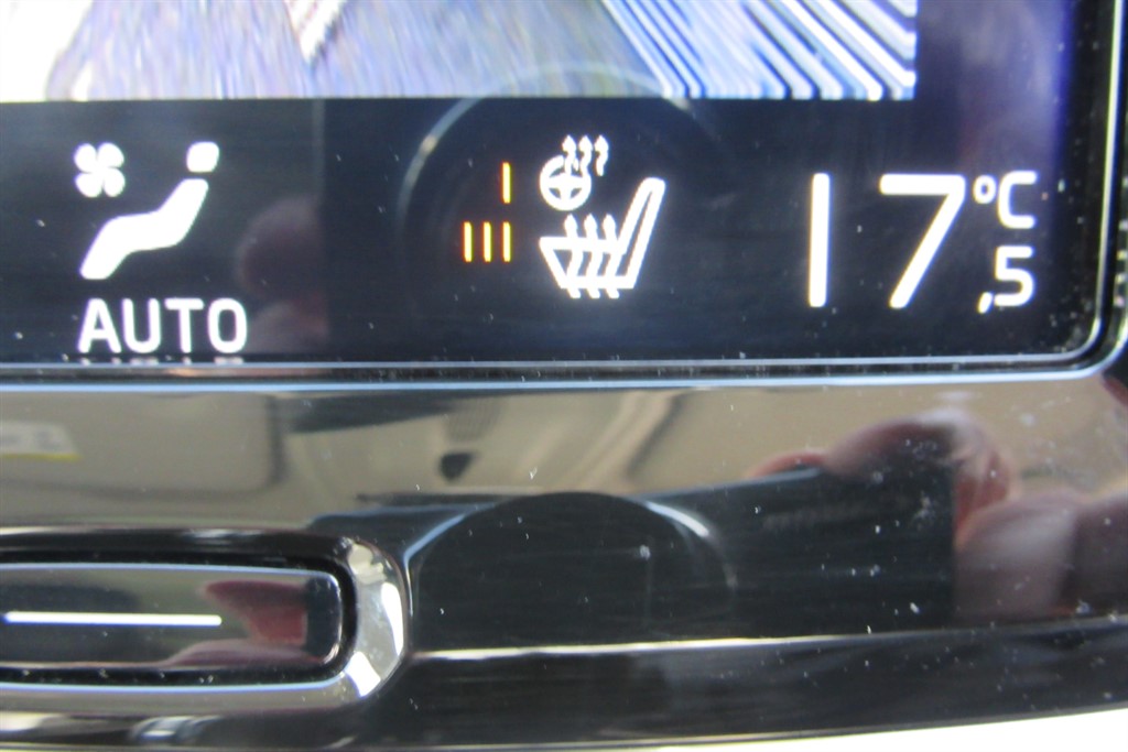 Used Volvo V60 2018 for sale - 77504668: Photo 28