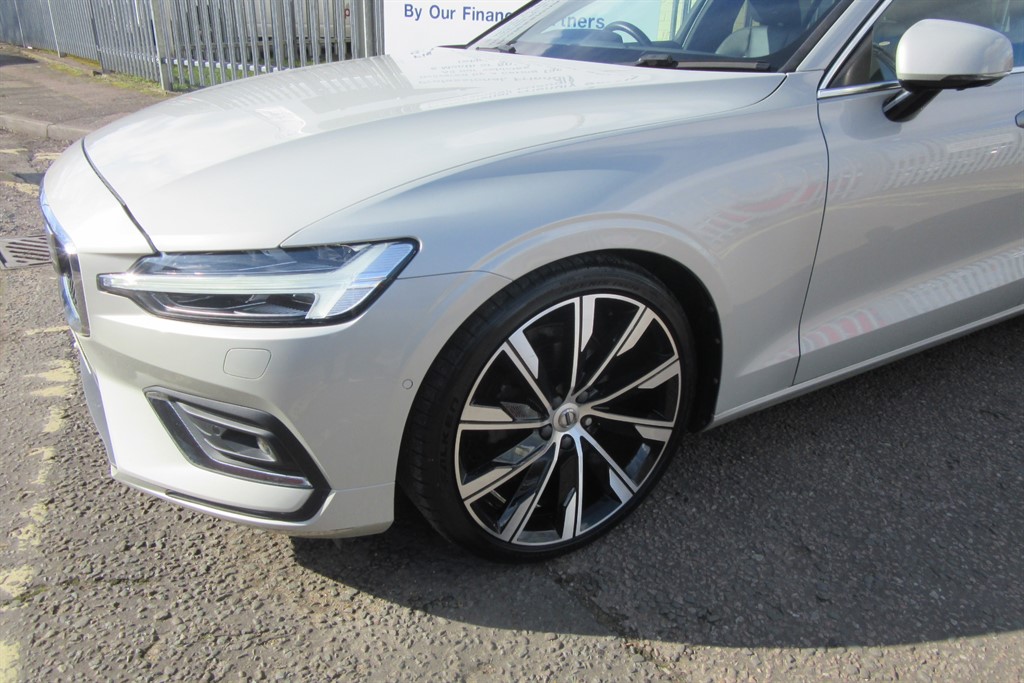 Used Volvo V60 2018 for sale - 77504668: Photo 3