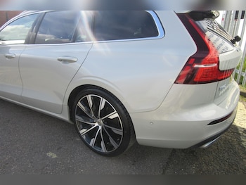 Used Volvo V60 2018 for sale - 77504668: Photo