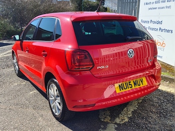 Used Volkswagen Polo 2015 for sale - 77686073: Photo