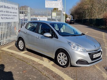 Used Peugeot 208 2017 for sale - 74952692: Photo