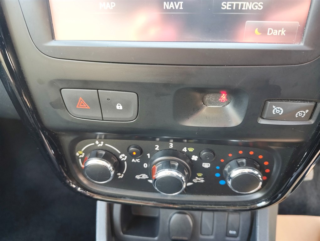 Used Dacia Duster 2015 for sale - 76322120: Photo 8