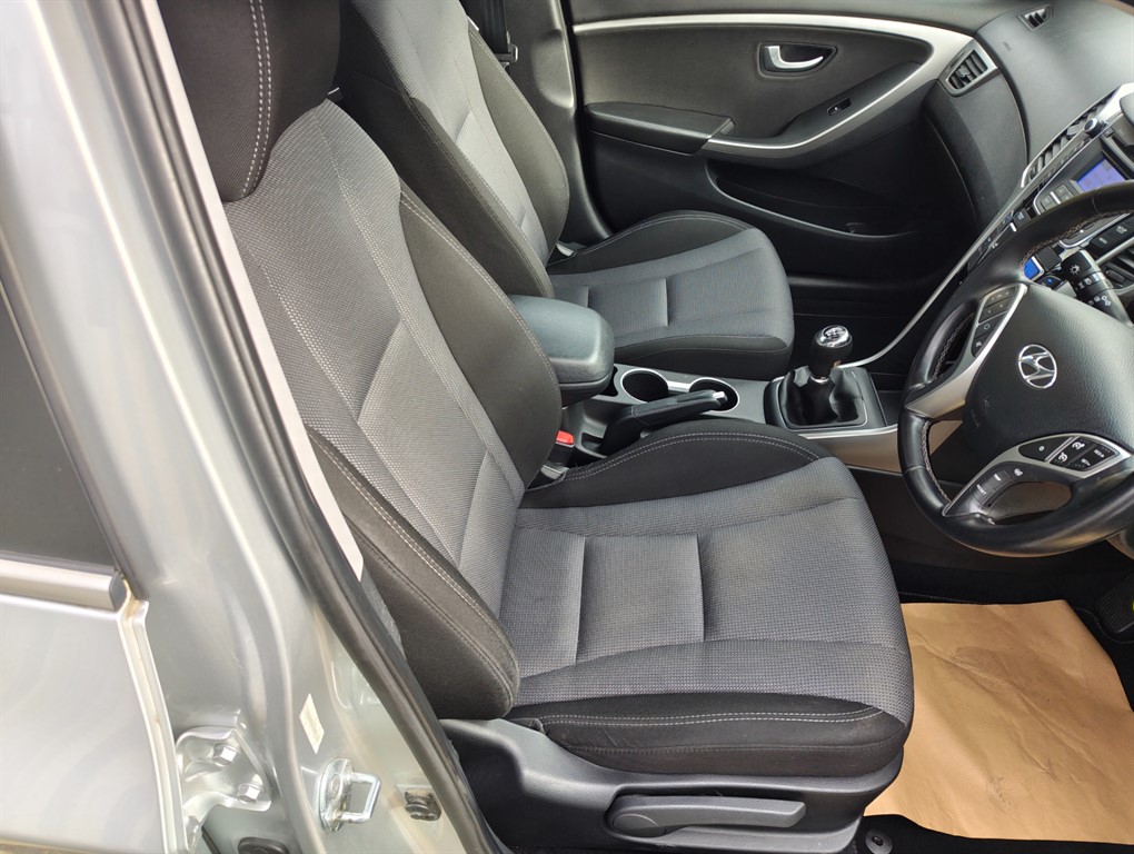 Used Hyundai i30 2014 for sale - 76355325: Photo 9