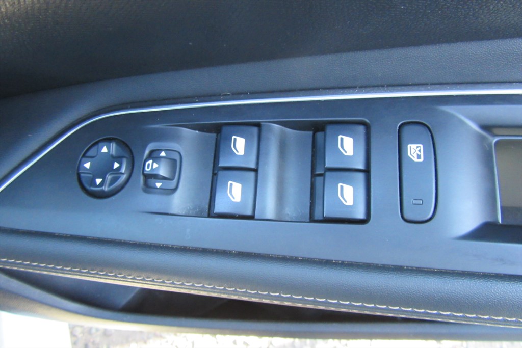 Used Peugeot 3008 2020 for sale - 76018304: Photo 11