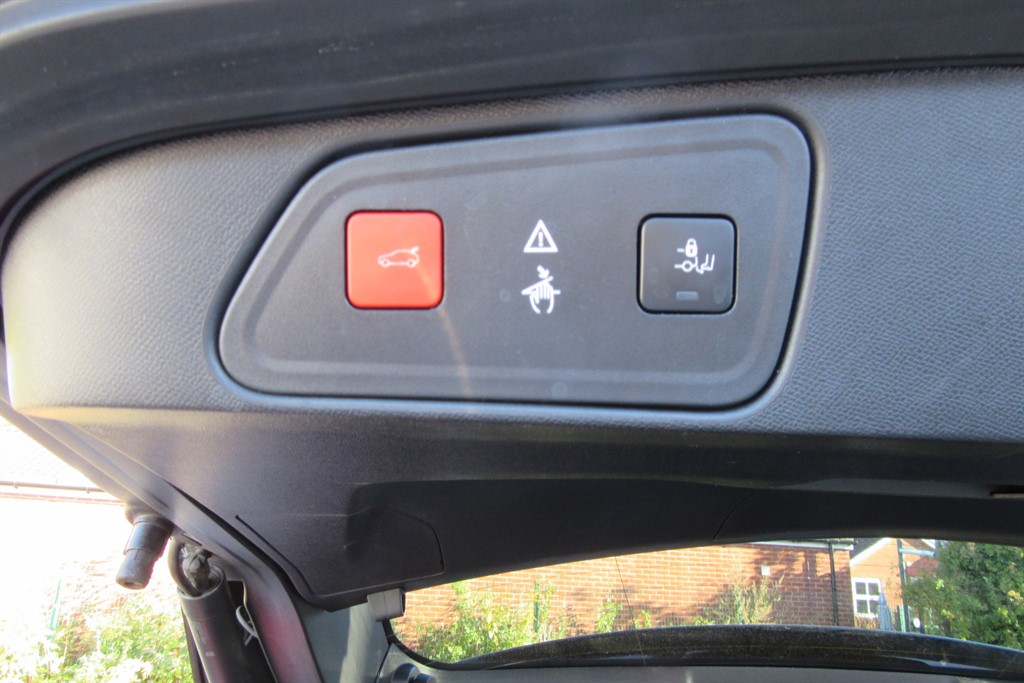 Used Peugeot 3008 2020 for sale - 76018304: Photo 8