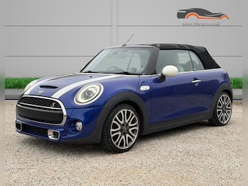 Used MINI Convertible 2018 for sale - 77780102: Photo
