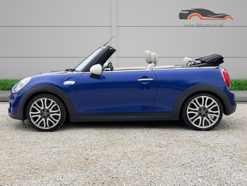 Used MINI Convertible 2018 for sale - 77780102: Photo
