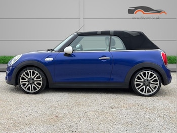 Used MINI Convertible 2018 for sale - 77780102: Photo