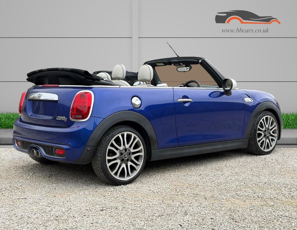 Used MINI Convertible 2018 for sale - 77780102: Photo 9