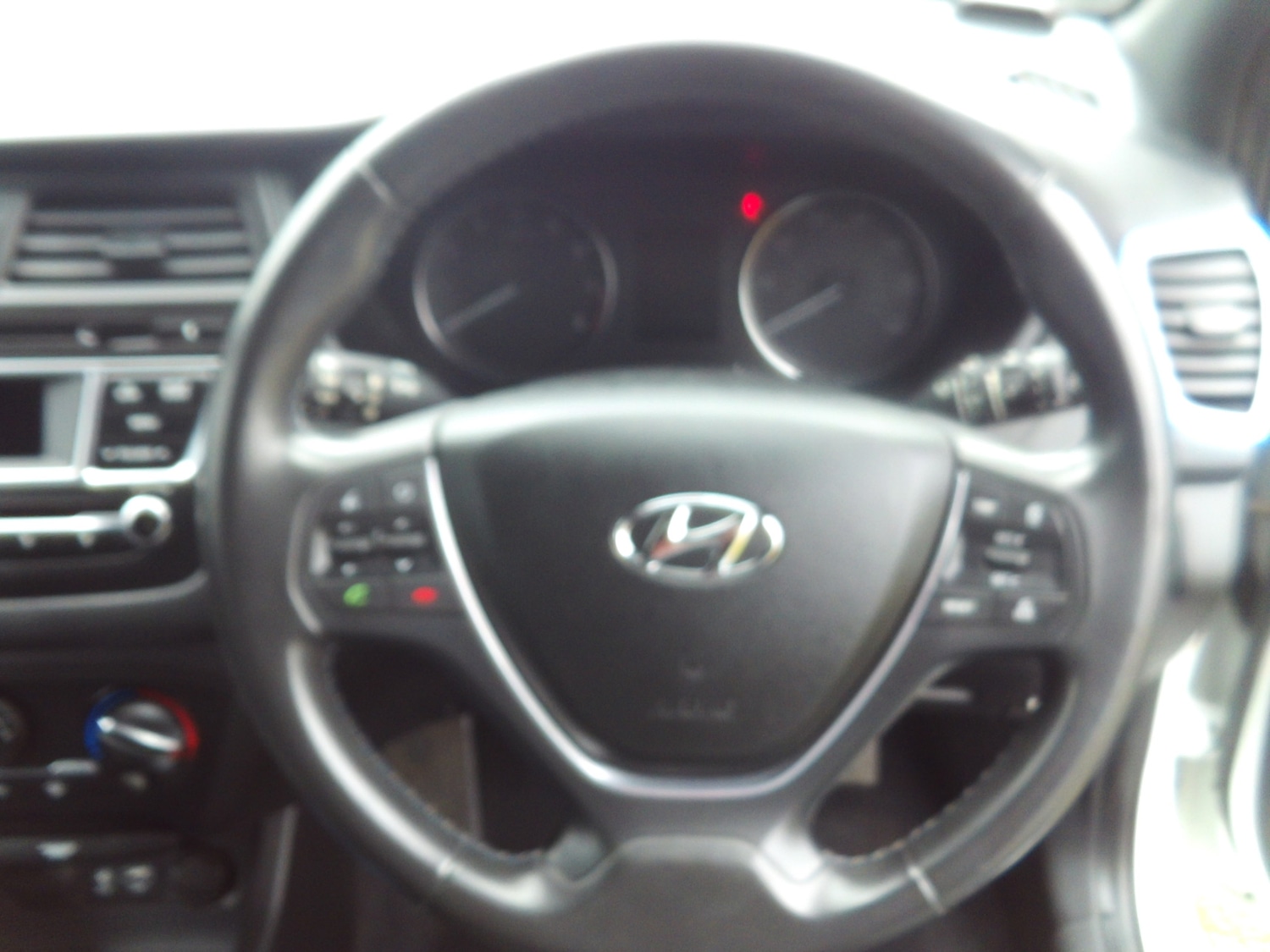 Used Hyundai i20 2017 for sale - 77802697: Photo 17
