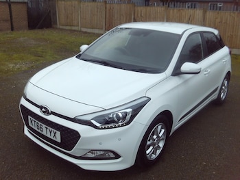 Used Hyundai i20 2017 for sale - 77802697: Photo