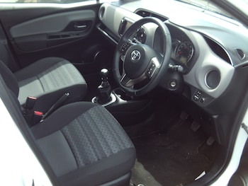 Used Toyota Yaris 2016 for sale - 78777098: Photo