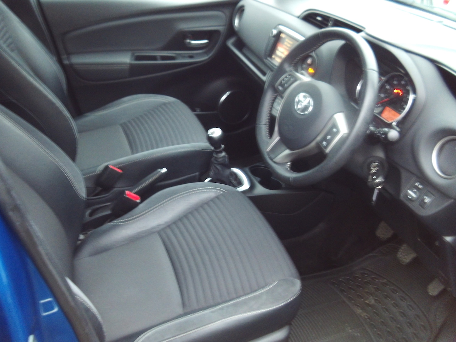 Used Toyota Yaris 2015 for sale - 77406414: Photo 11