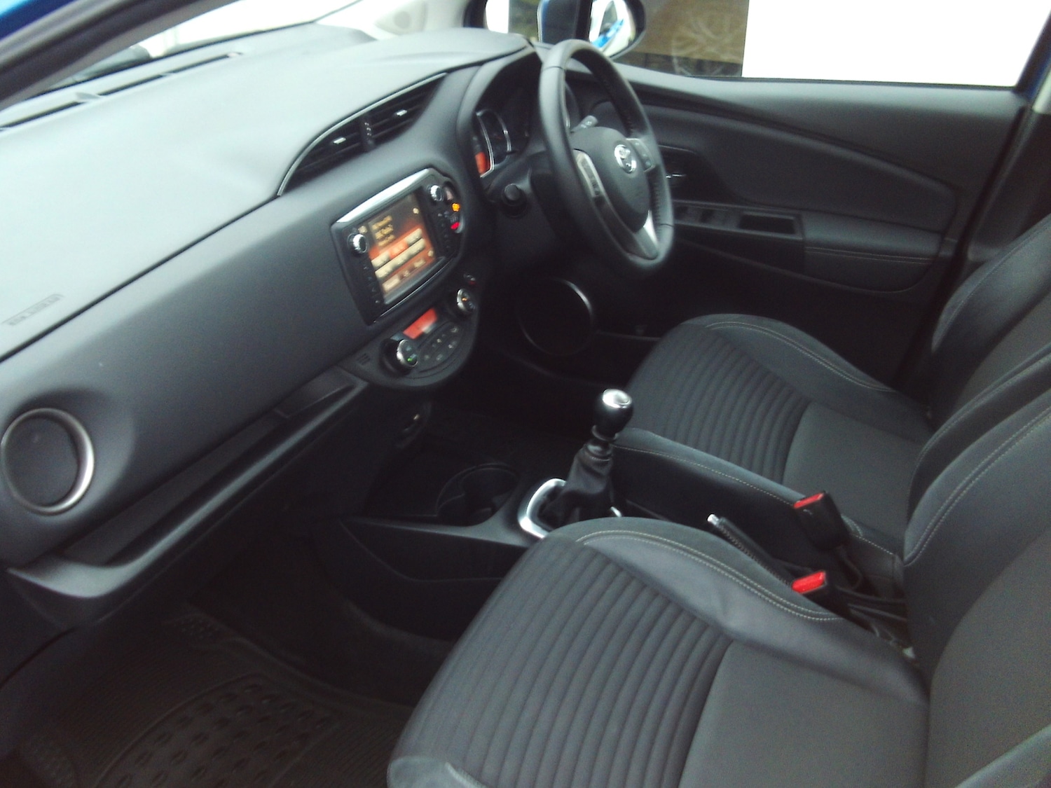 Used Toyota Yaris 2015 for sale - 77406414: Photo 13