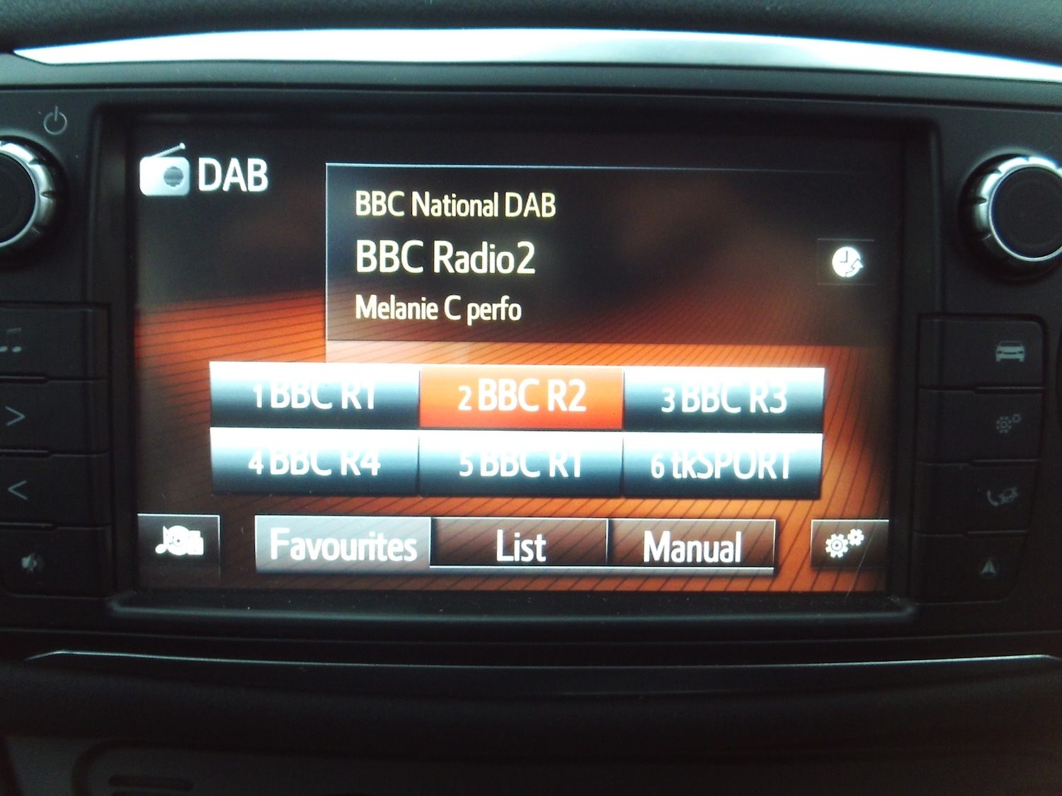 Used Toyota Yaris 2015 for sale - 77406414: Photo 19