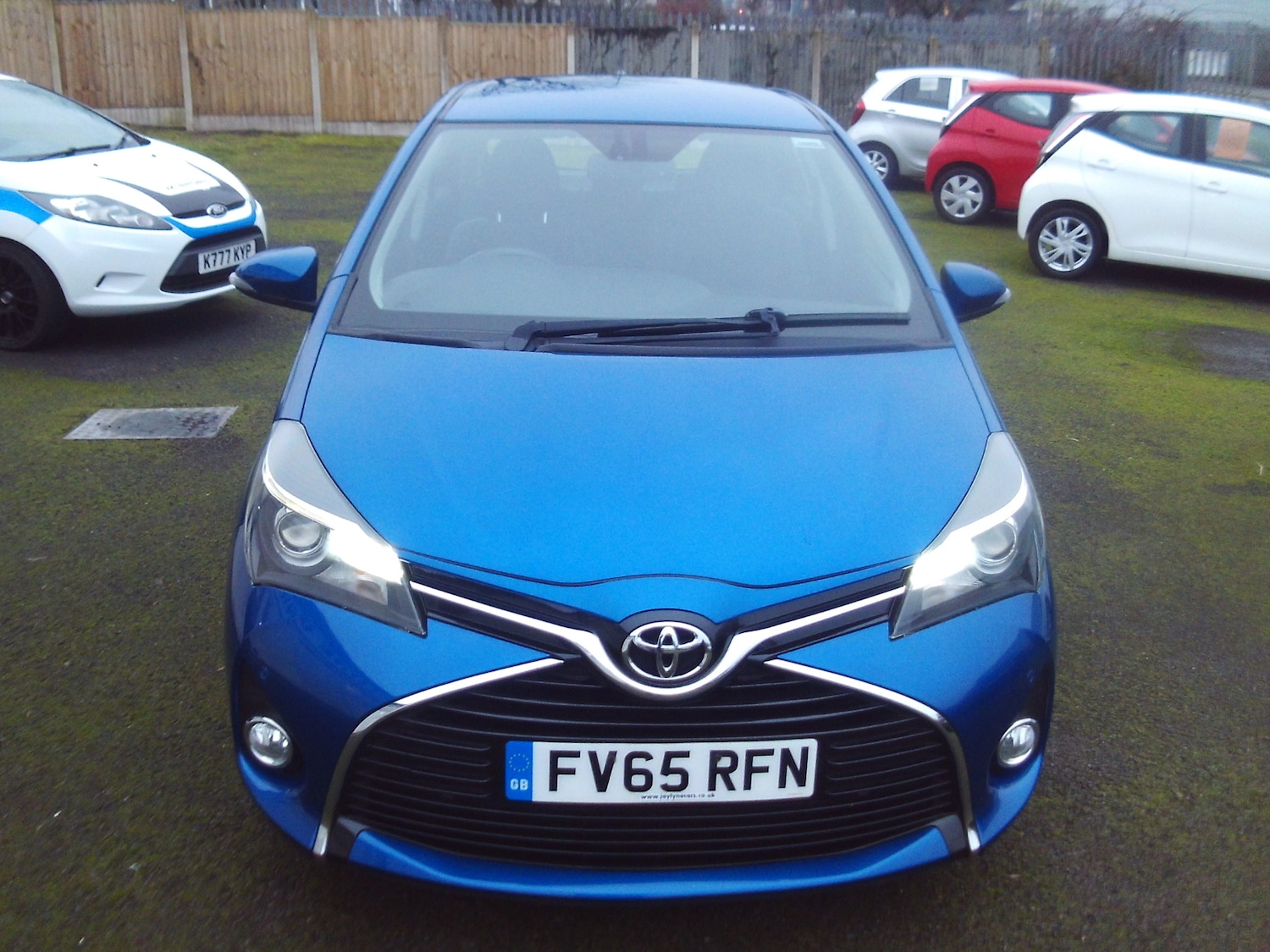 Used Toyota Yaris 2015 for sale - 77406414: Photo 2