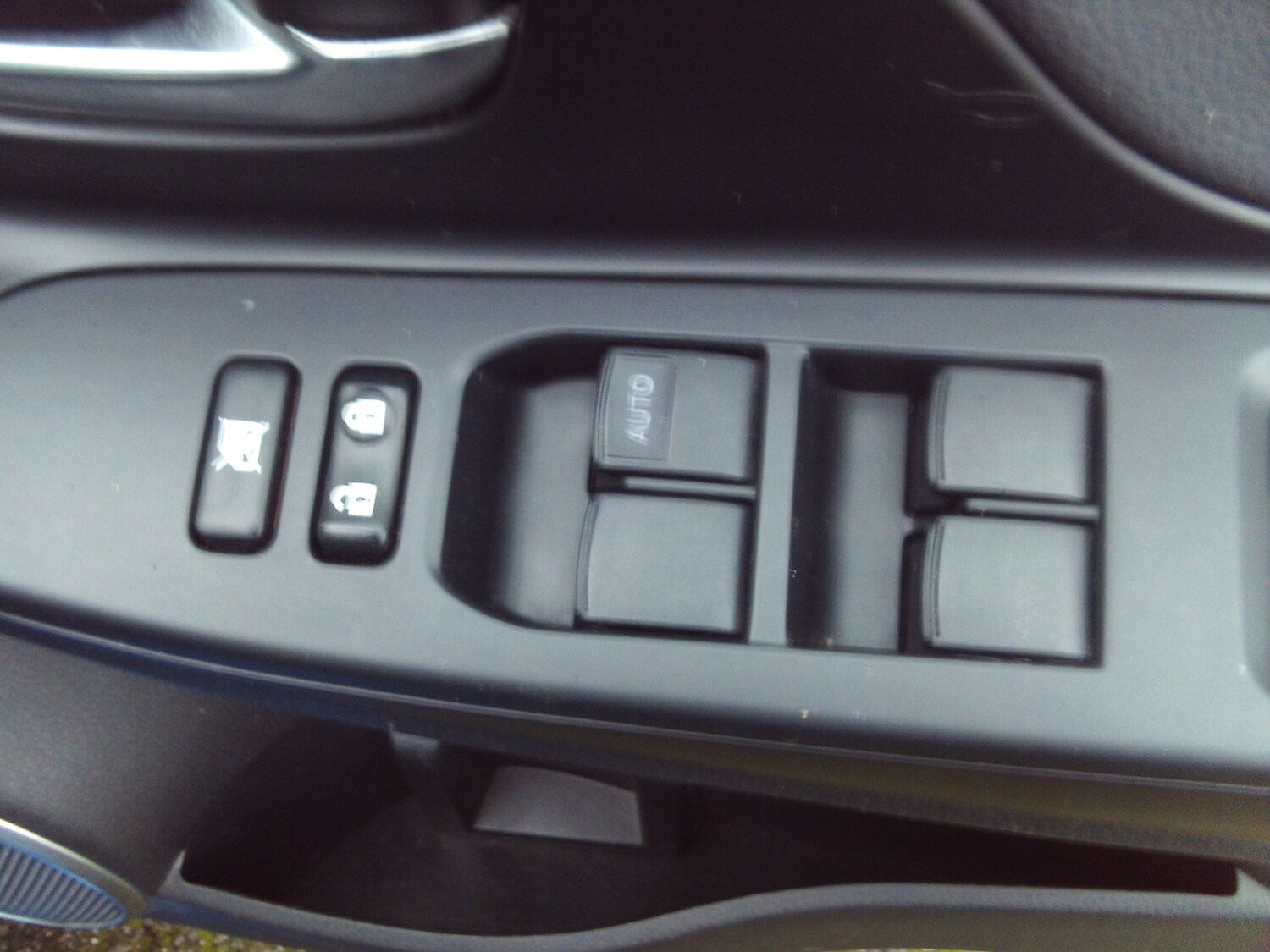 Used Toyota Yaris 2015 for sale - 77406414: Photo 26