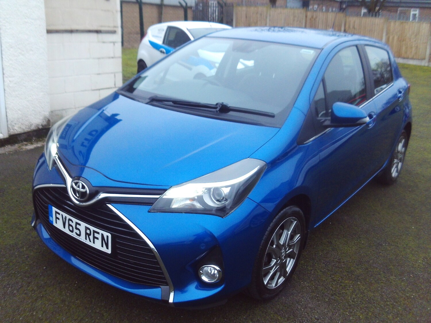 Used Toyota Yaris 2015 for sale - 77406414: Photo 3