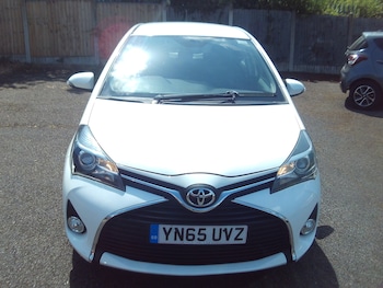 Used Toyota Yaris 2015 for sale - 79206996: Photo
