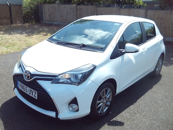 Used Toyota Yaris 2015 for sale - 79206996: Photo