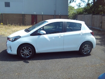 Used Toyota Yaris 2015 for sale - 79206996: Photo