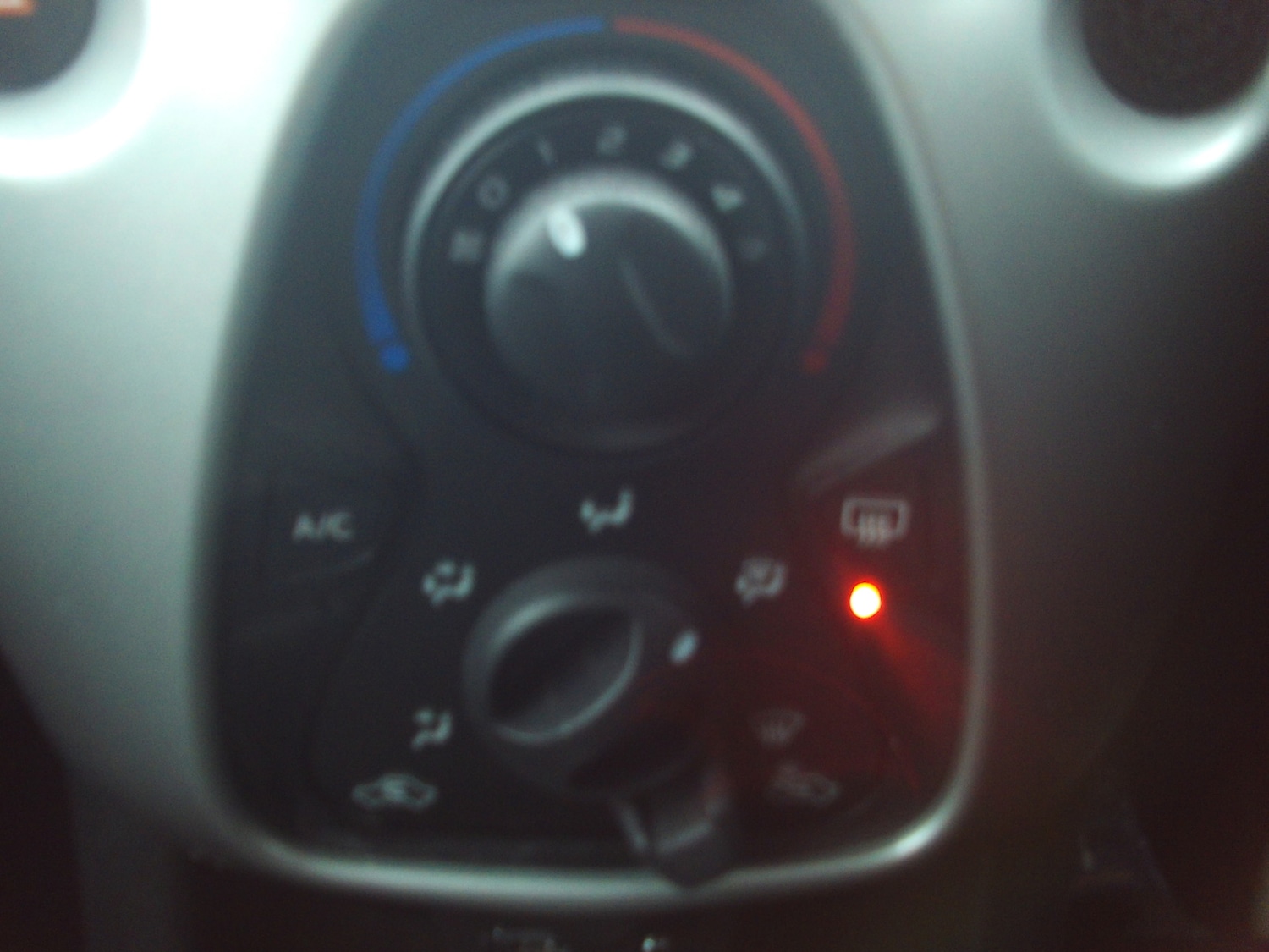 Used Toyota AYGO 2017 for sale - 76969811: Photo 17