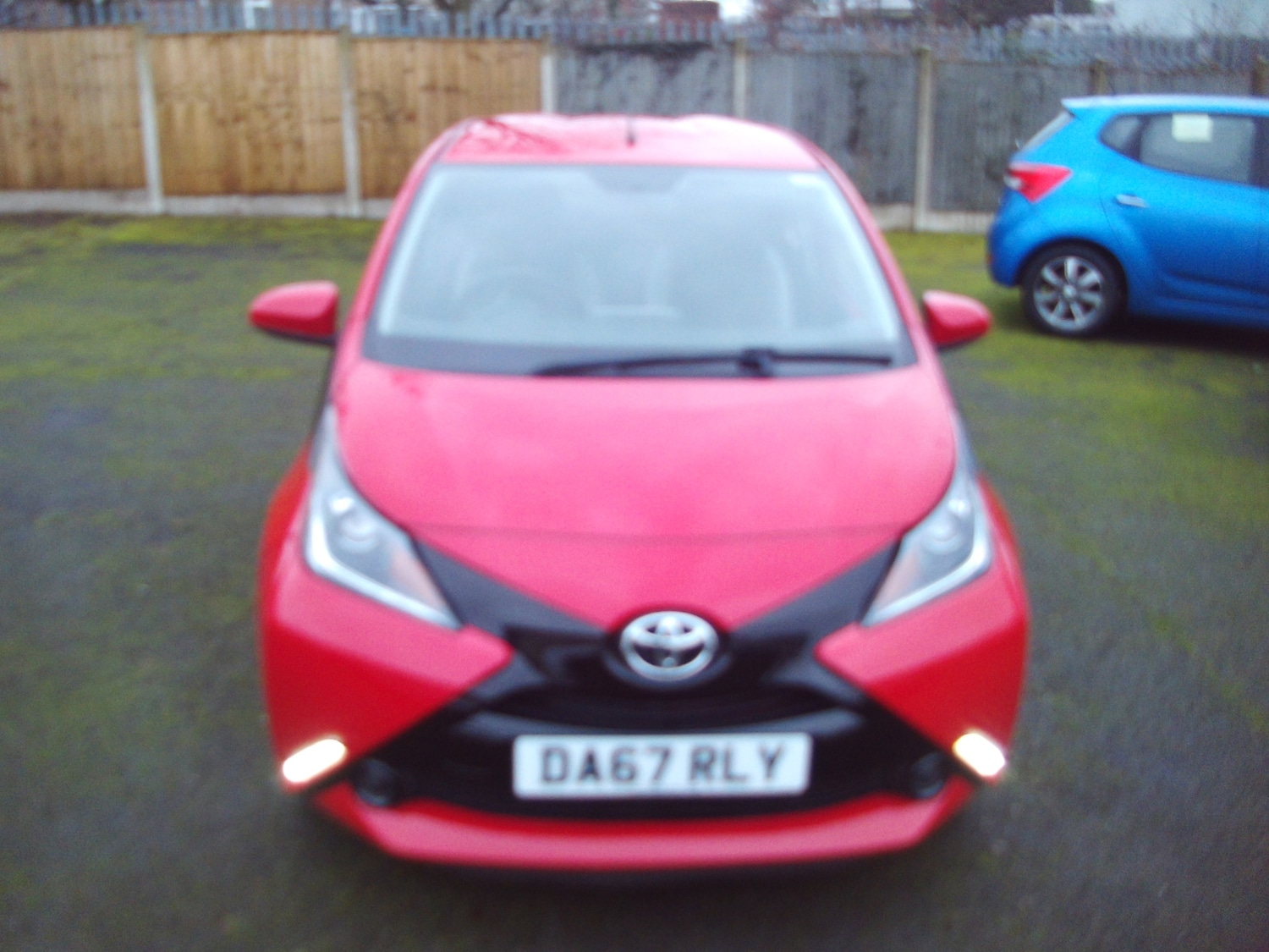 Used Toyota AYGO 2017 for sale - 76969811: Photo 2