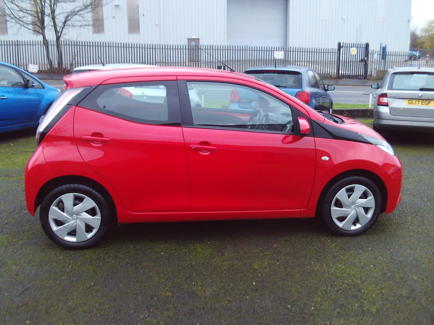 Used Toyota AYGO 2017 for sale - 76969811: Photo 8