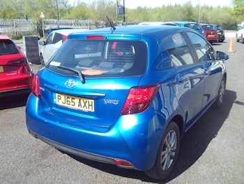 Used Toyota Yaris 2015 for sale - 78380681: Photo