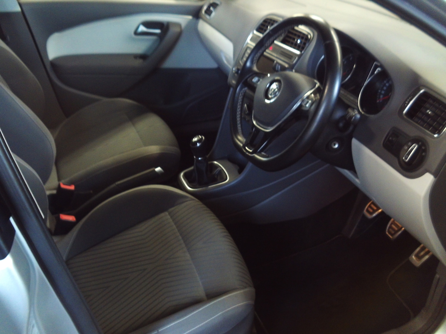 Used Volkswagen Polo 2015 for sale - 77149164: Photo 4