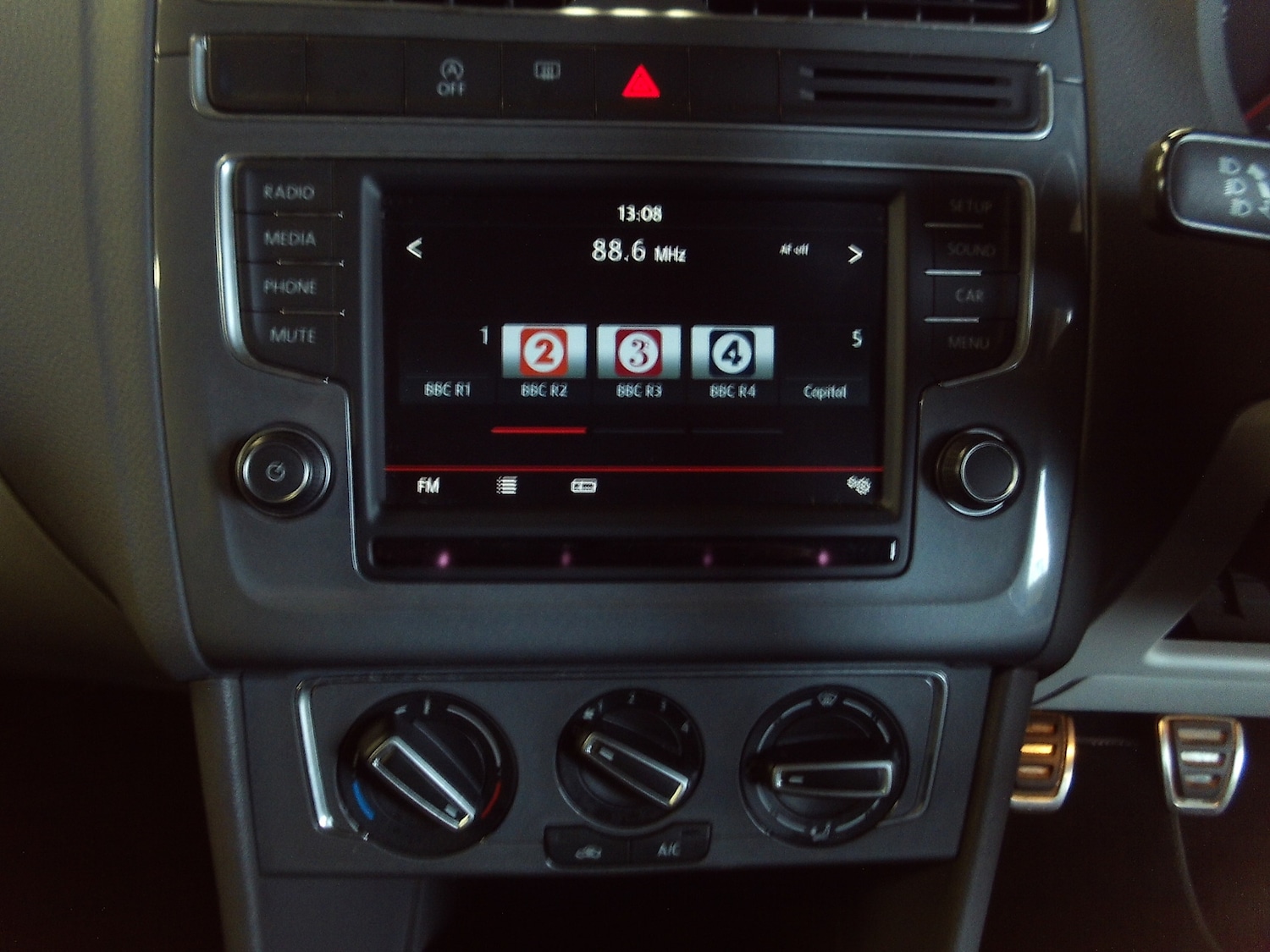 Used Volkswagen Polo 2015 for sale - 77149164: Photo 8