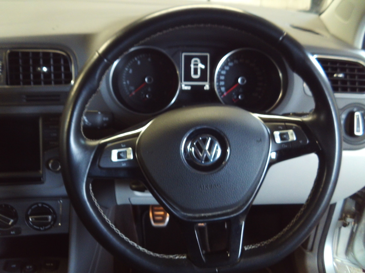 Used Volkswagen Polo 2015 for sale - 77149164: Photo 9