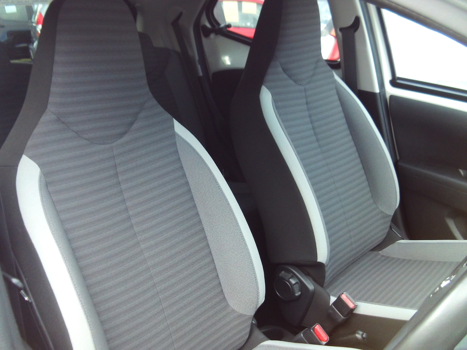 Used Toyota AYGO 2018 for sale - 76364887: Photo 10