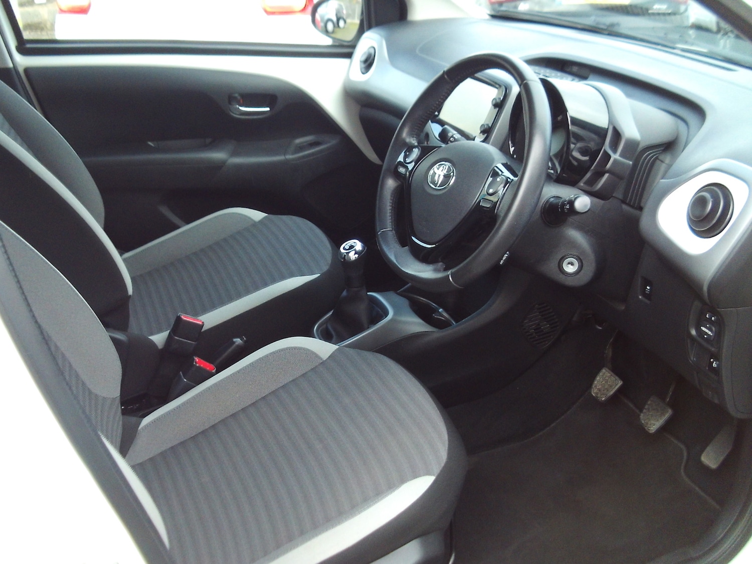 Used Toyota AYGO 2018 for sale - 76364887: Photo 11