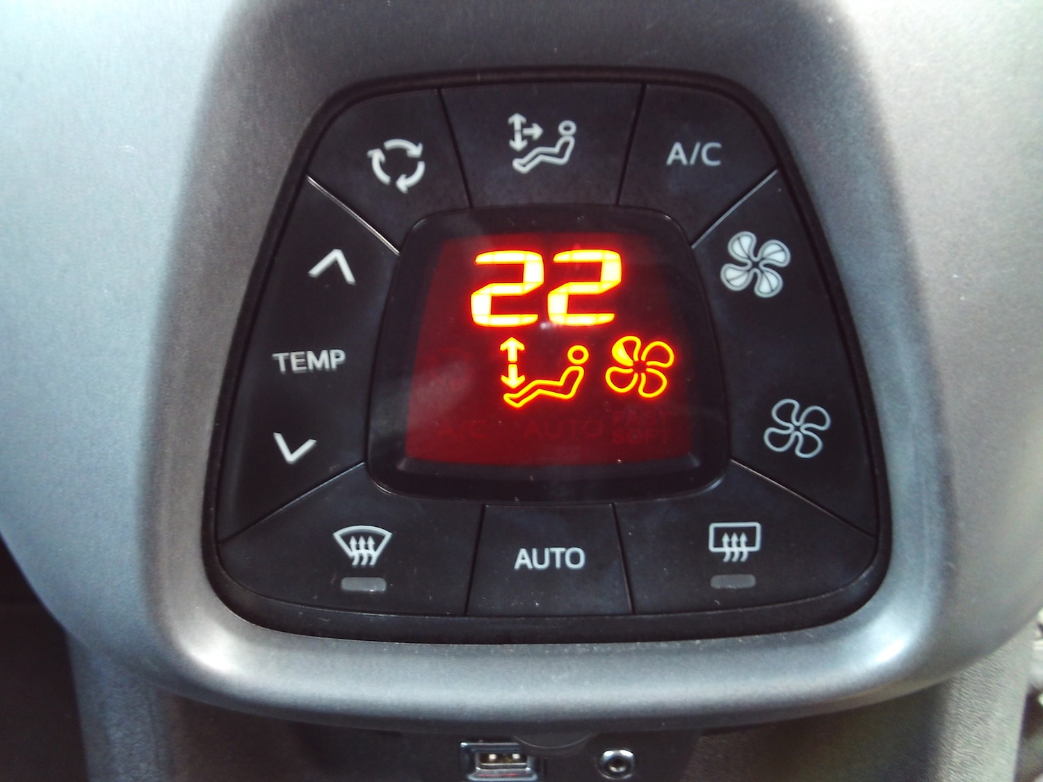 Used Toyota AYGO 2018 for sale - 76364887: Photo 22