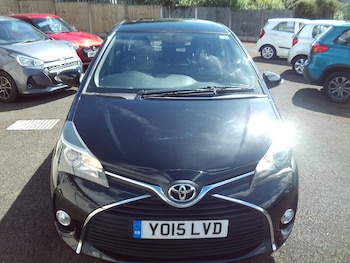 Used Toyota Yaris 2015 for sale - 78953444: Photo
