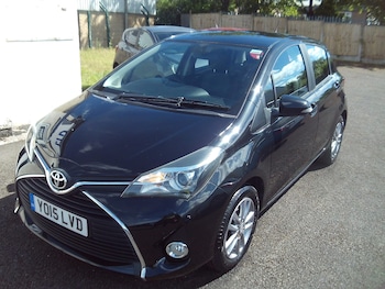 Used Toyota Yaris 2015 for sale - 78953444: Photo