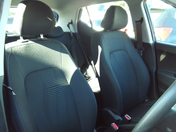 Used Hyundai i10 2017 for sale - 75735392: Photo 10