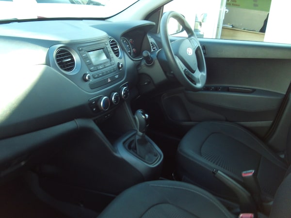 Used Hyundai i10 2017 for sale - 75735392: Photo 13